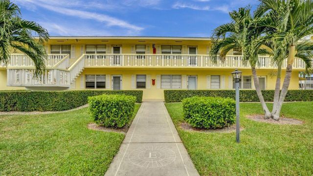 118 Sheffield E, West Palm Beach, FL 33417