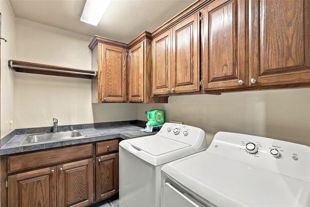 1718 Bridlewood Court, Shawnee, OK 74804