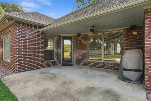 1718 Bridlewood Court, Shawnee, OK 74804