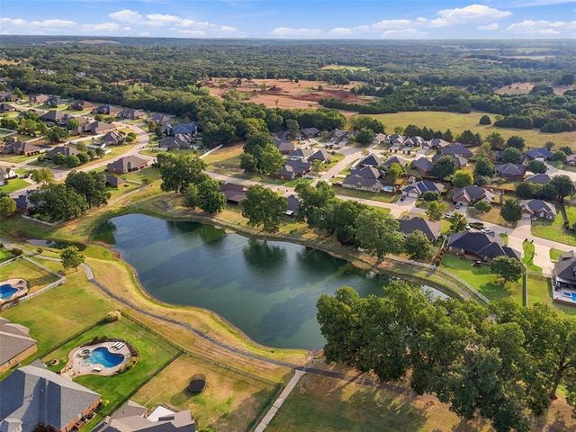 1718 Bridlewood Court, Shawnee, OK 74804