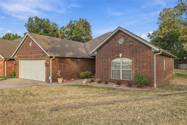 1718 Bridlewood Court, Shawnee, OK 74804