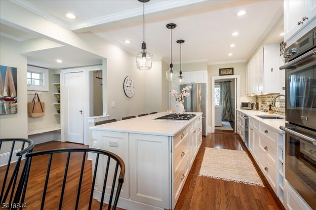 111 Montclair Ave, Montclair Twp., NJ 07042