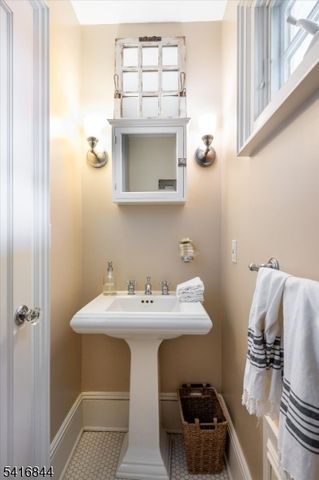 111 Montclair Ave, Montclair Twp., NJ 07042