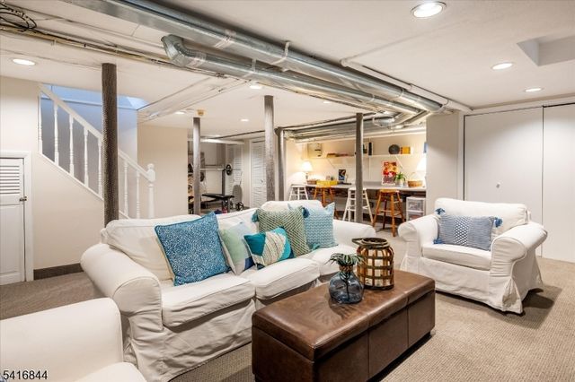 111 Montclair Ave, Montclair Twp., NJ 07042