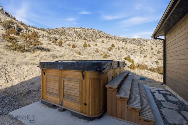 6076 Nixon Gulch Road, Manhattan, MT 59741