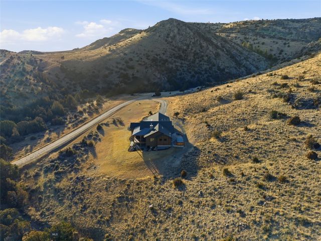 6076 Nixon Gulch Road, Manhattan, MT 59741