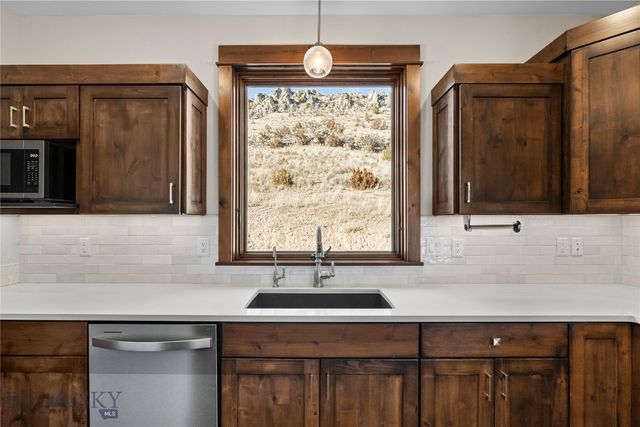 6076 Nixon Gulch Road, Manhattan, MT 59741