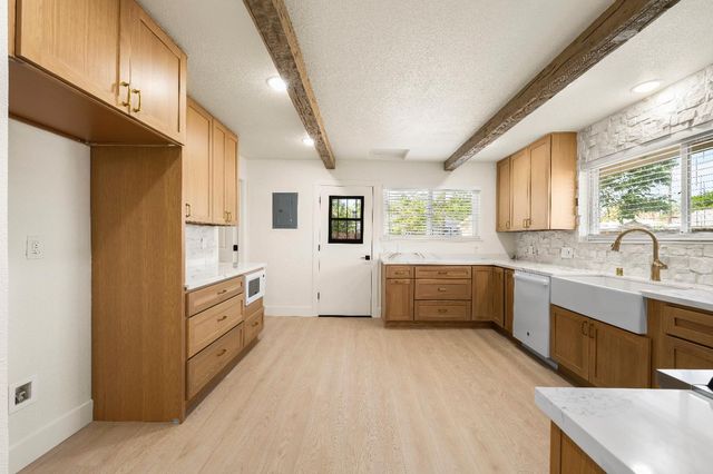 312 Church St, Roseville, CA 95678