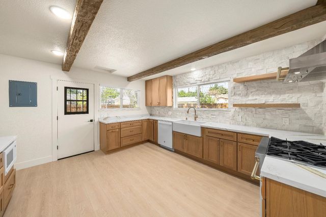 312 Church St, Roseville, CA 95678