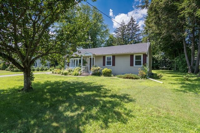 24 S West St, Agawam, MA 01030