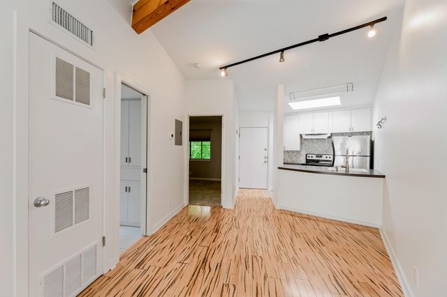 2308 Enfield RD 204, Austin, TX 78703