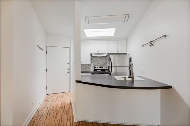 2308 Enfield RD 204, Austin, TX 78703