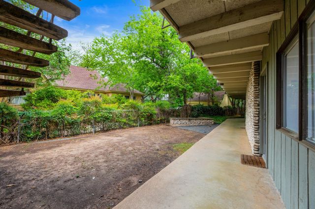 2308 Enfield RD 204, Austin, TX 78703