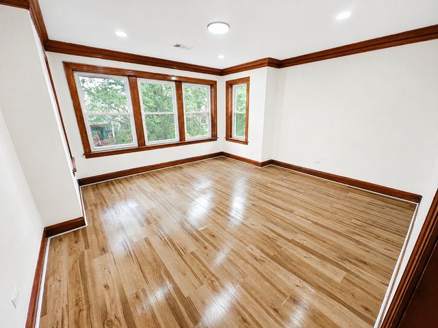 6807 S Artesian Avenue 2N, Chicago, IL 60629