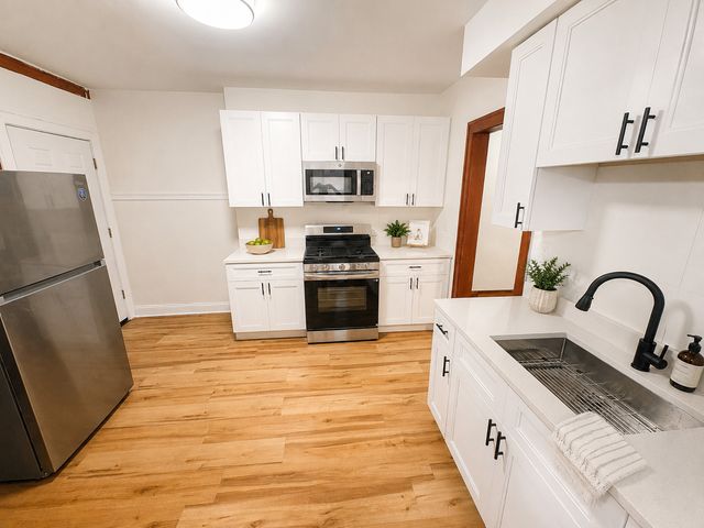 6807 S Artesian Avenue 2N, Chicago, IL 60629