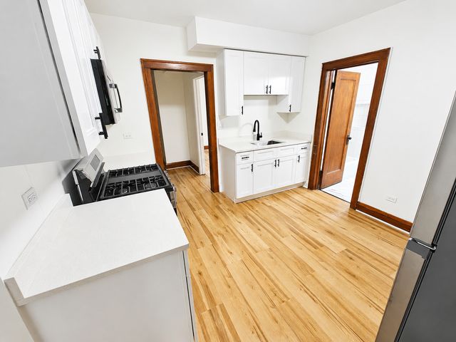 6807 S Artesian Avenue 2N, Chicago, IL 60629