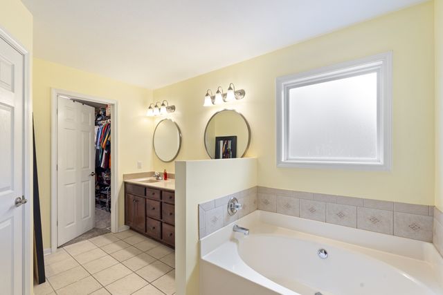 5037 Summit Dr, Greenbrier, TN 37073