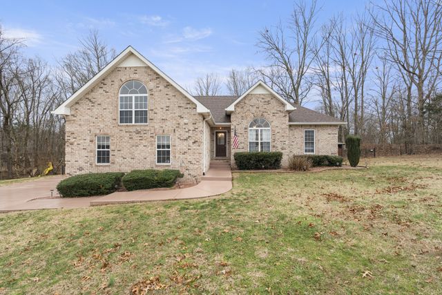 5037 Summit Dr, Greenbrier, TN 37073