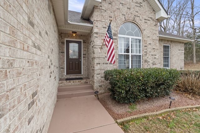 5037 Summit Dr, Greenbrier, TN 37073