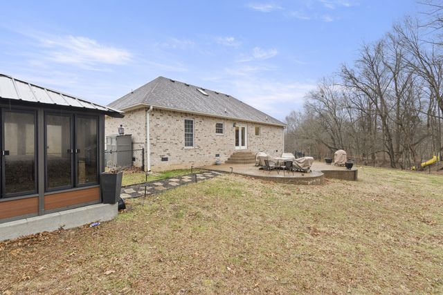 5037 Summit Dr, Greenbrier, TN 37073