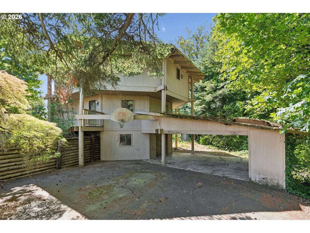 Image 1 of property listing at 5100 Ne BREYMAN ORCHARDS Rd, Dayton, OR 97114