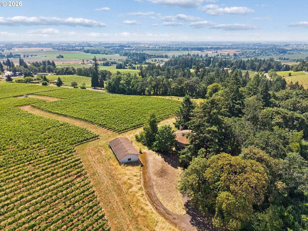 Image 16 of property listing at 5100 Ne BREYMAN ORCHARDS Rd, Dayton, OR 97114