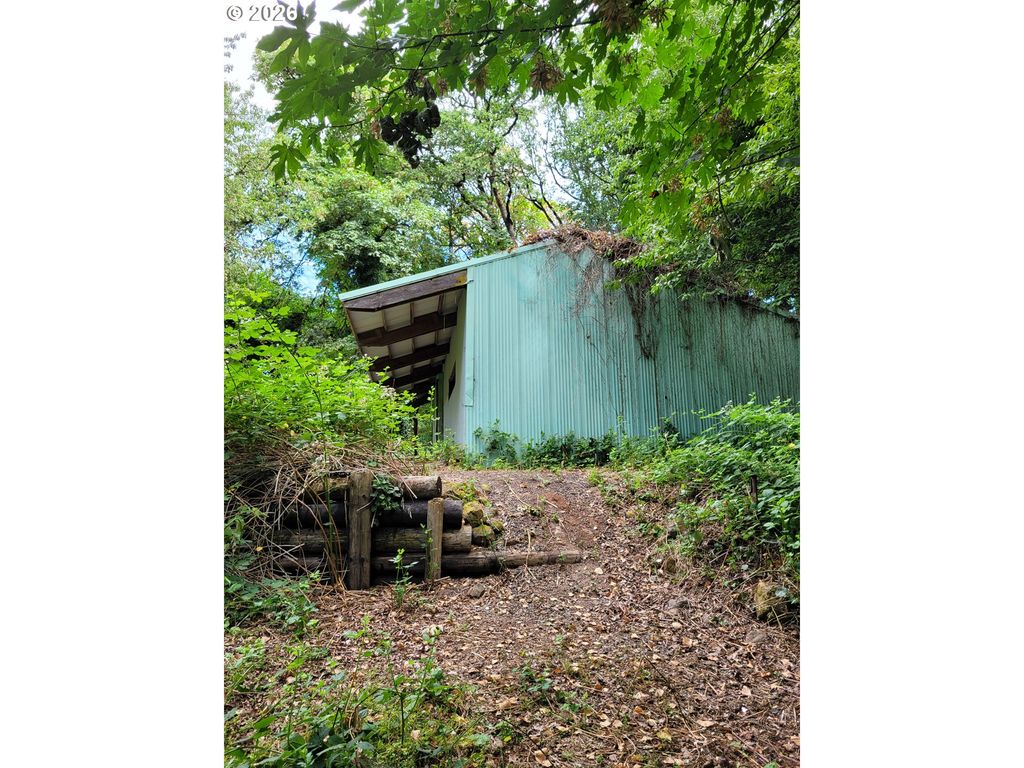 Image 21 of property listing at 5100 Ne BREYMAN ORCHARDS Rd, Dayton, OR 97114