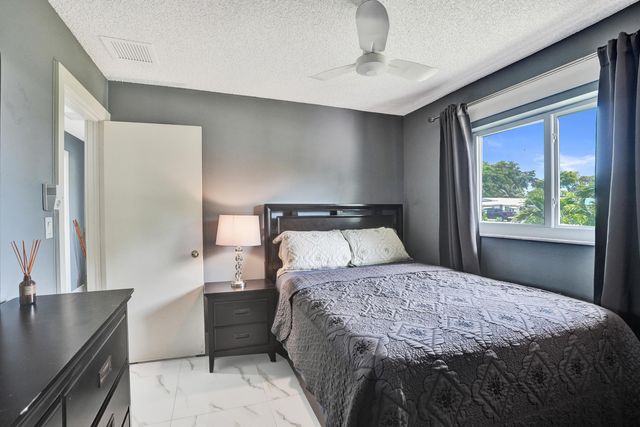 307 SE 14th Place, Deerfield Beach, FL 33441