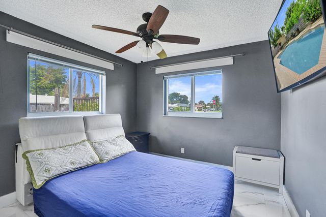 307 SE 14th Place, Deerfield Beach, FL 33441