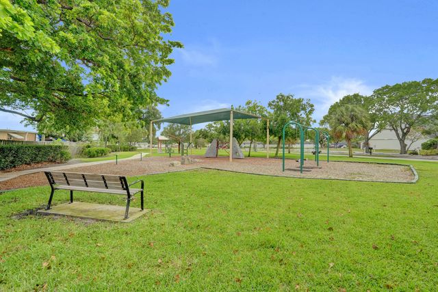 307 SE 14th Place, Deerfield Beach, FL 33441