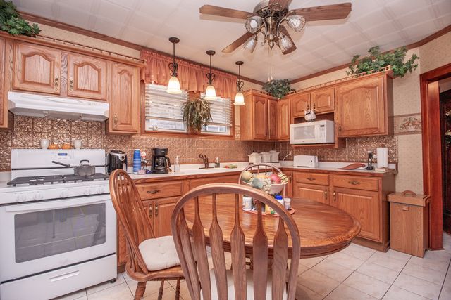 5923 W Eddy Street, Chicago, IL 60634