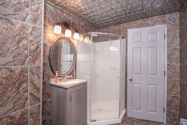 5923 W Eddy Street, Chicago, IL 60634