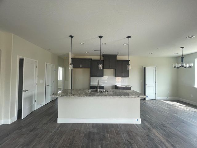 16151 West Monterey Ave, Kerman, CA 93630