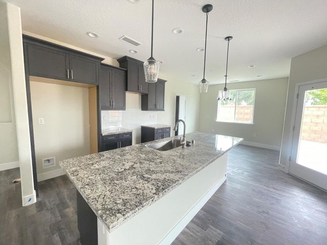 16151 West Monterey Ave, Kerman, CA 93630