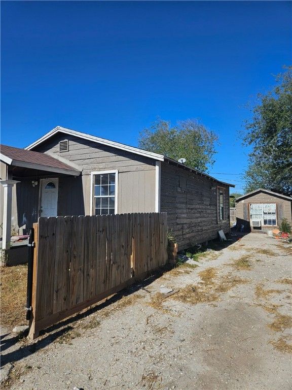 2730 Kitchens St, Corpus Christi, TX 78405