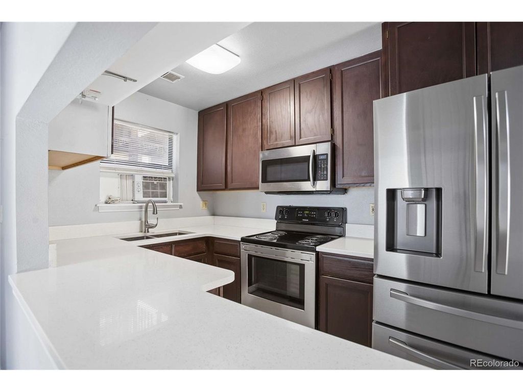 225 E 8th Ave F6, Longmont, CO 80504