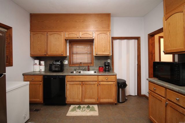 1210 W Emerson St, Paragould, AR 72450