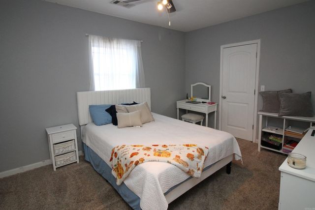 1210 W Emerson St, Paragould, AR 72450