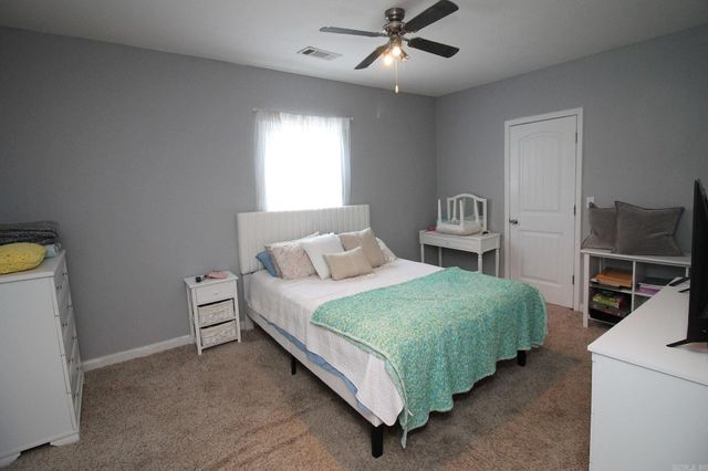 1210 W Emerson St, Paragould, AR 72450