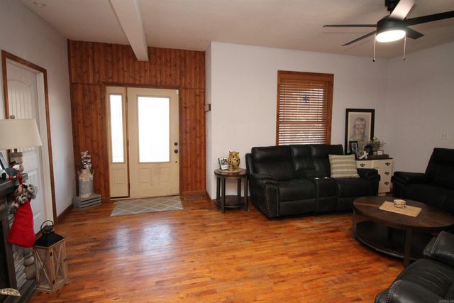 1210 W Emerson St, Paragould, AR 72450