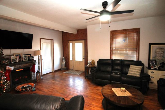 1210 W Emerson St, Paragould, AR 72450