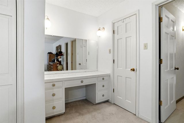 2105 Camelot Drive, Grapevine, TX 76051