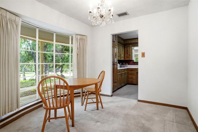 2105 Camelot Drive, Grapevine, TX 76051
