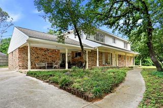 2105 Camelot Drive, Grapevine, TX 76051