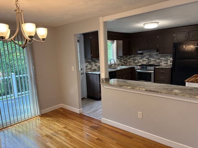 27 Richardson Circle, Saugus, MA 01906