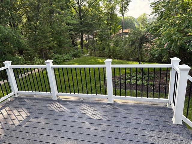 27 Richardson Circle, Saugus, MA 01906