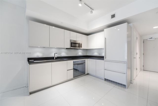 1010 Brickell Ave 3010, Miami, FL 33131