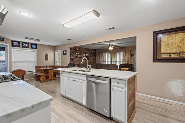 469 Dugan Chapel, Bells, TX 75414