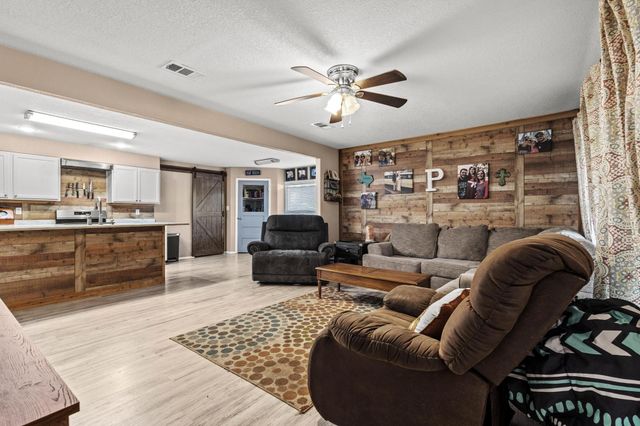 469 Dugan Chapel, Bells, TX 75414