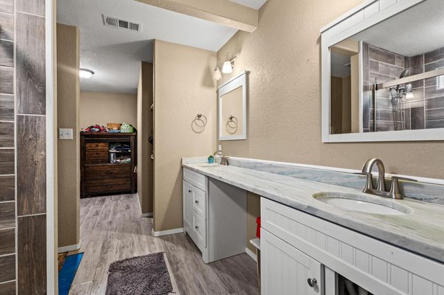 469 Dugan Chapel, Bells, TX 75414